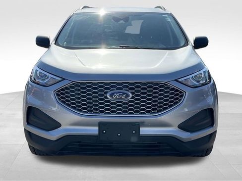 Used 2024 Ford Edge SE image 2