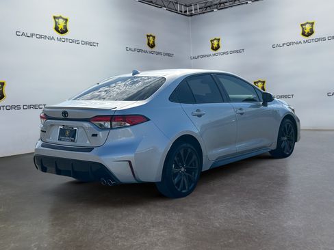 Used 2025 Toyota Corolla SE w/ Convenience Package FWD image 5