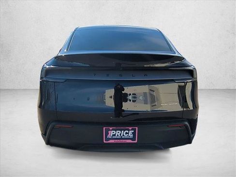 Used 2026 Tesla Model Y AWD image 6