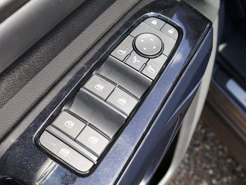New 2026 Nissan Pathfinder Platinum FWD image 18