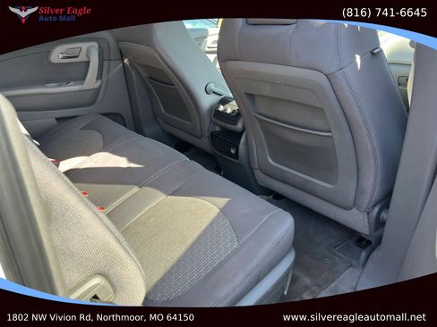 Used 2011 Chevrolet Traverse LS image 7