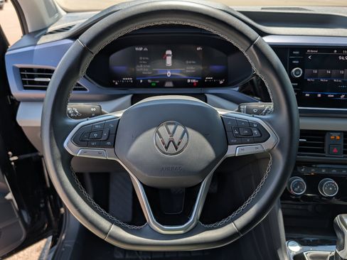 Certified 2023 Volkswagen Taos SE w/ Panoramic Sunroof Package AWD/4WD image 30