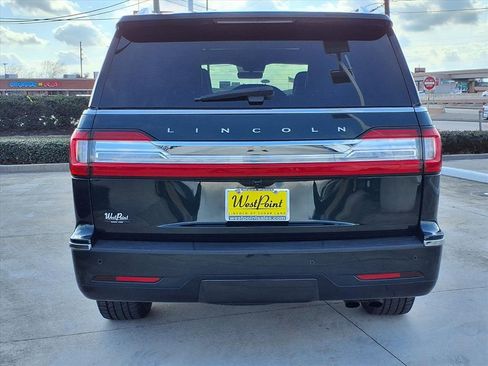 Used 2021 Lincoln Navigator Reserve w/ Luxury Package image 5