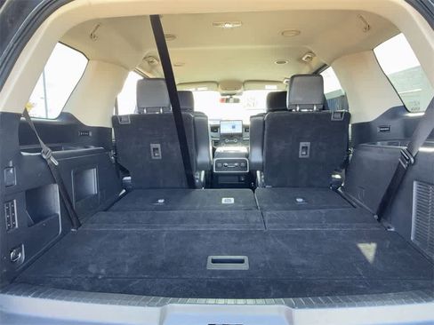 Used 2024 Ford Expedition XLT image 25