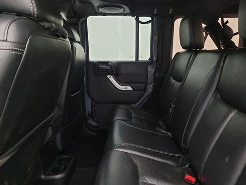 Used 2014 Jeep Wrangler Unlimited Rubicon w/ Dual Top Group AWD/4WD image 18