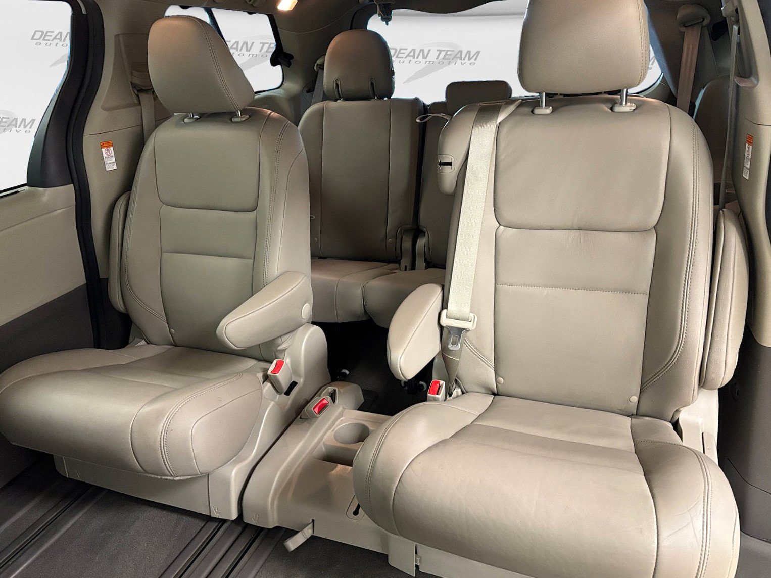 Used 2020 Toyota Sienna XLE FWD image 34