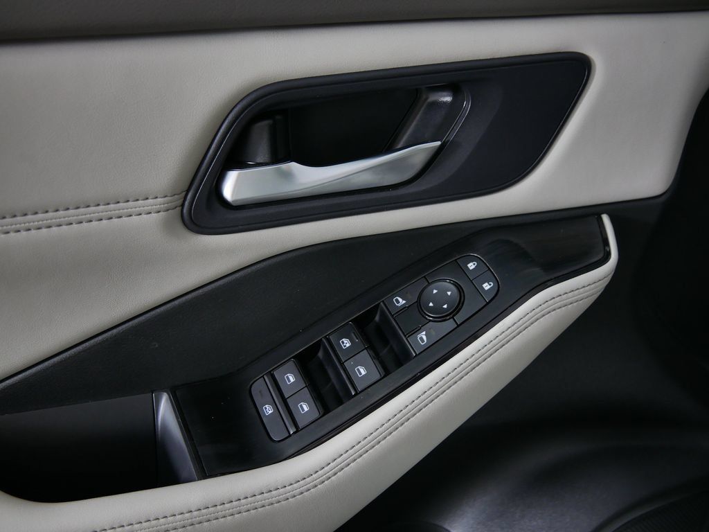 Used 2023 Nissan Rogue SV w/ SV Premium B Package AWD/4WD image 22
