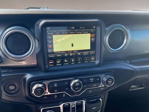 Used 2020 Jeep Wrangler Unlimited Sahara image 9