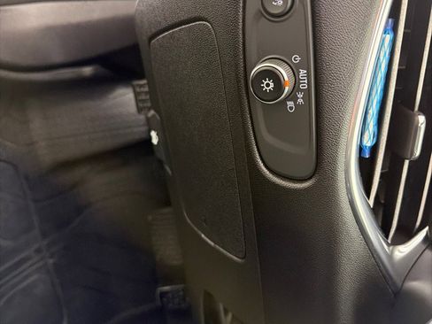 Used 2017 Chevrolet Malibu LT w/ Leather Package image 14