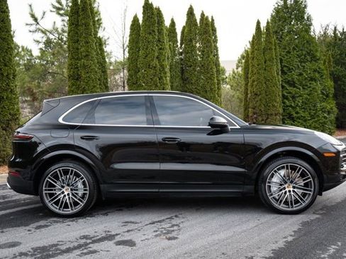Used 2021 Porsche Cayenne Base image 6