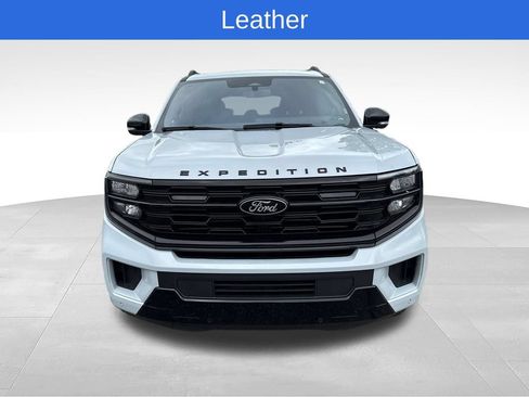 Used 2025 Ford Expedition Max Platinum w/ Stealth Appearance Package AWD/4WD image 9
