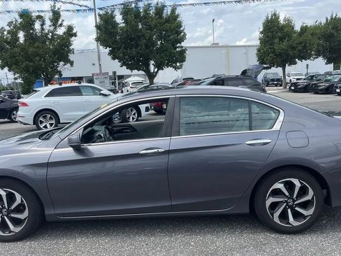 Used 2017 Honda Accord EX-L image 3