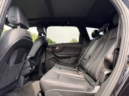 Used 2019 Audi Q7 3.0T Prestige w/ Prestige Package AWD/4WD image 30