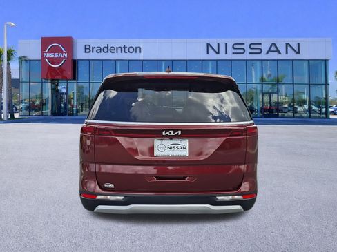 Used 2022 Kia Carnival EX FWD image 6