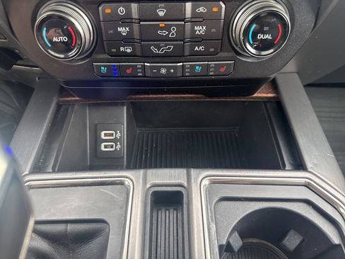 Used 2018 Ford F150 Raptor w/ Equipment Group 802A Luxury AWD/4WD image 22