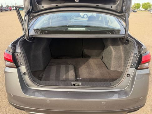 Used 2025 Nissan Versa SV image 31