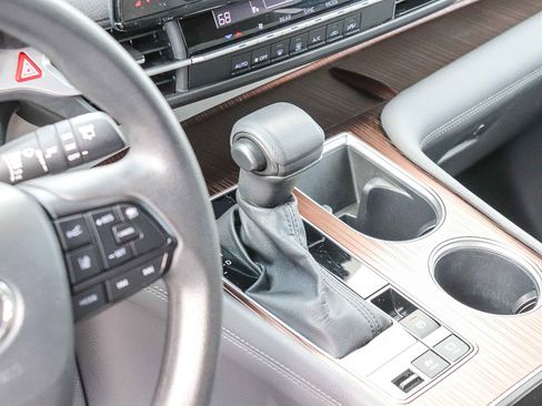 Used 2024 Toyota Sienna LE image 22