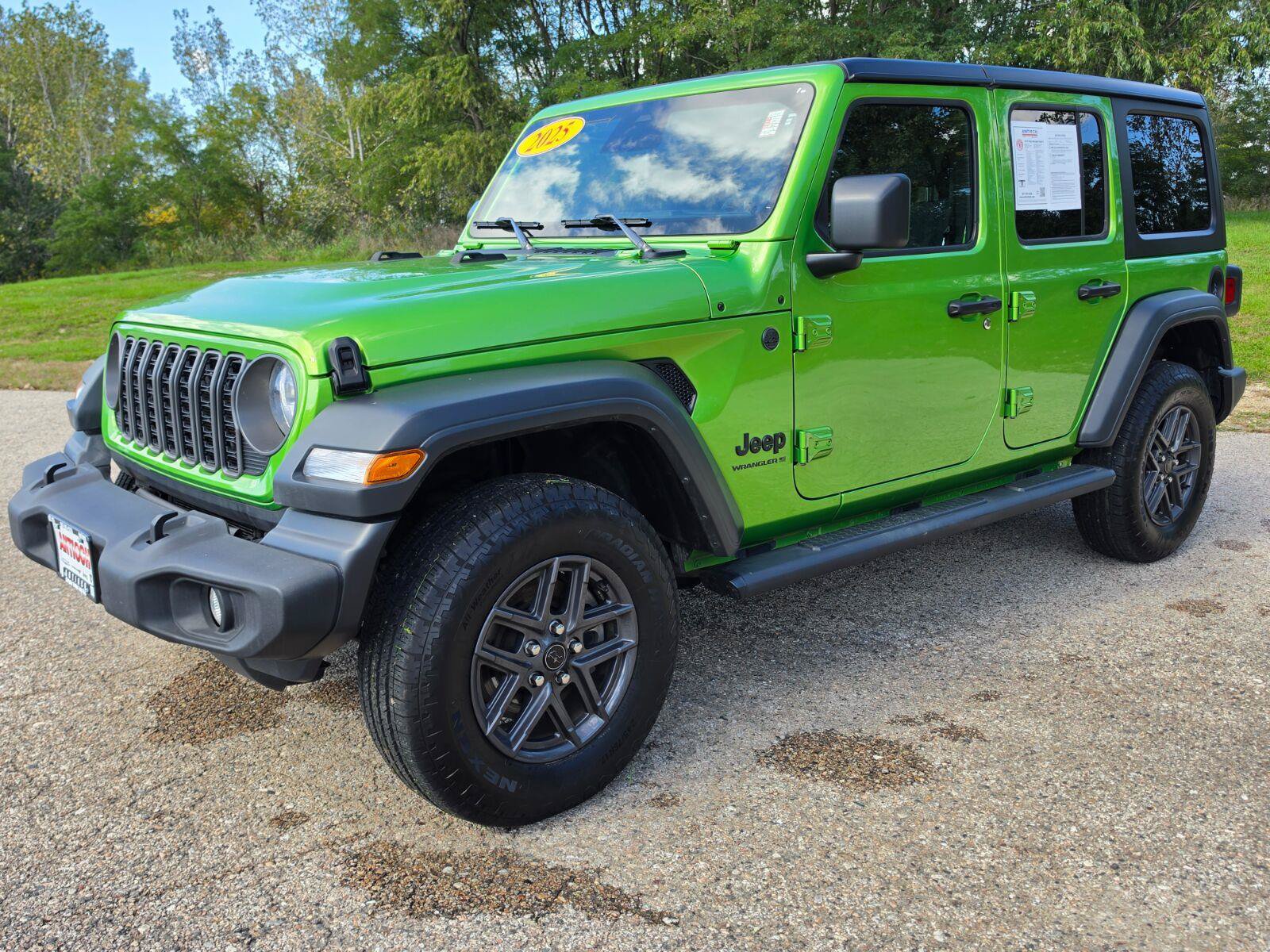 Used 2025 Jeep Wrangler Unlimited Sport AWD/4WD image 5
