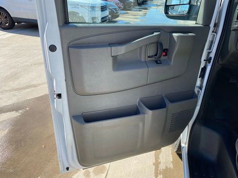 Used 2017 Chevrolet Express 2500 LS image 15