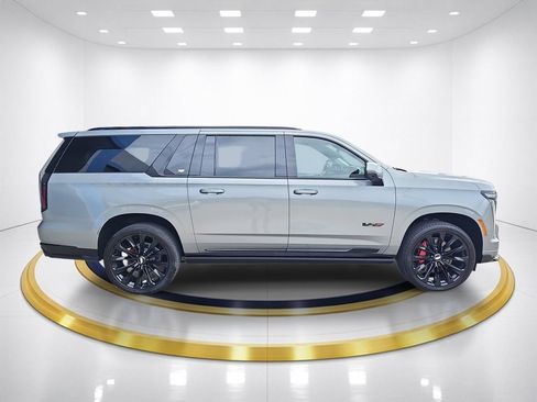 New 2026 Cadillac Escalade ESV V w/ LPO, ONYX Package AWD/4WD image 4