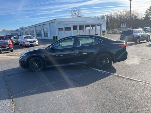 Used 2025 Toyota Camry XLE w/ Premium Package image 38