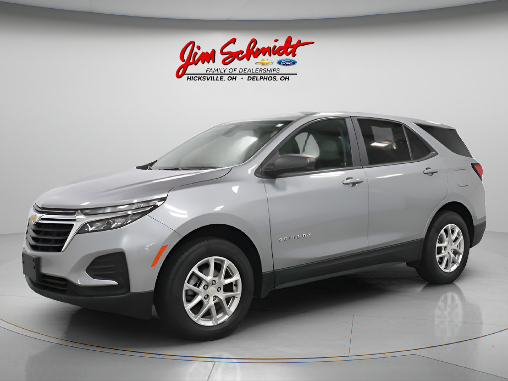Used 2024 Chevrolet Equinox LS w/ LS Convenience Package AWD/4WD image 2