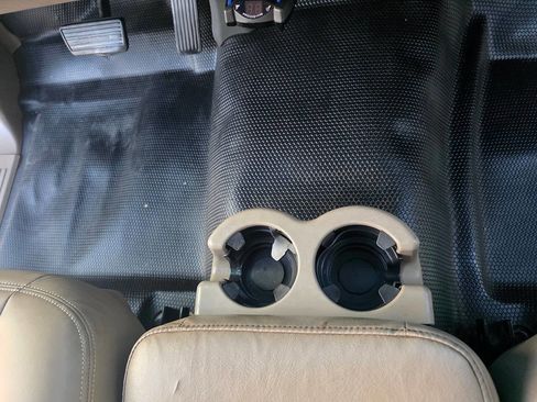 Used 2003 Chevrolet Silverado 3500 2WD Regular Cab image 25