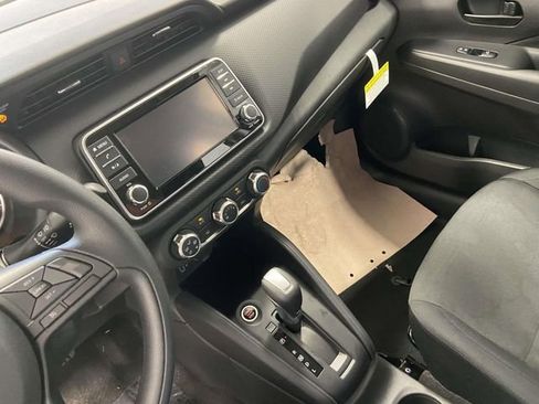 New 2025 Nissan Kicks Play S image 15