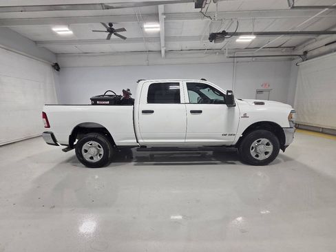 Used 2024 RAM 2500 Tradesman w/ Chrome Appearance Group AWD/4WD image 6