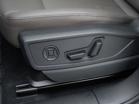 New 2025 Audi Q5 Premium image 21