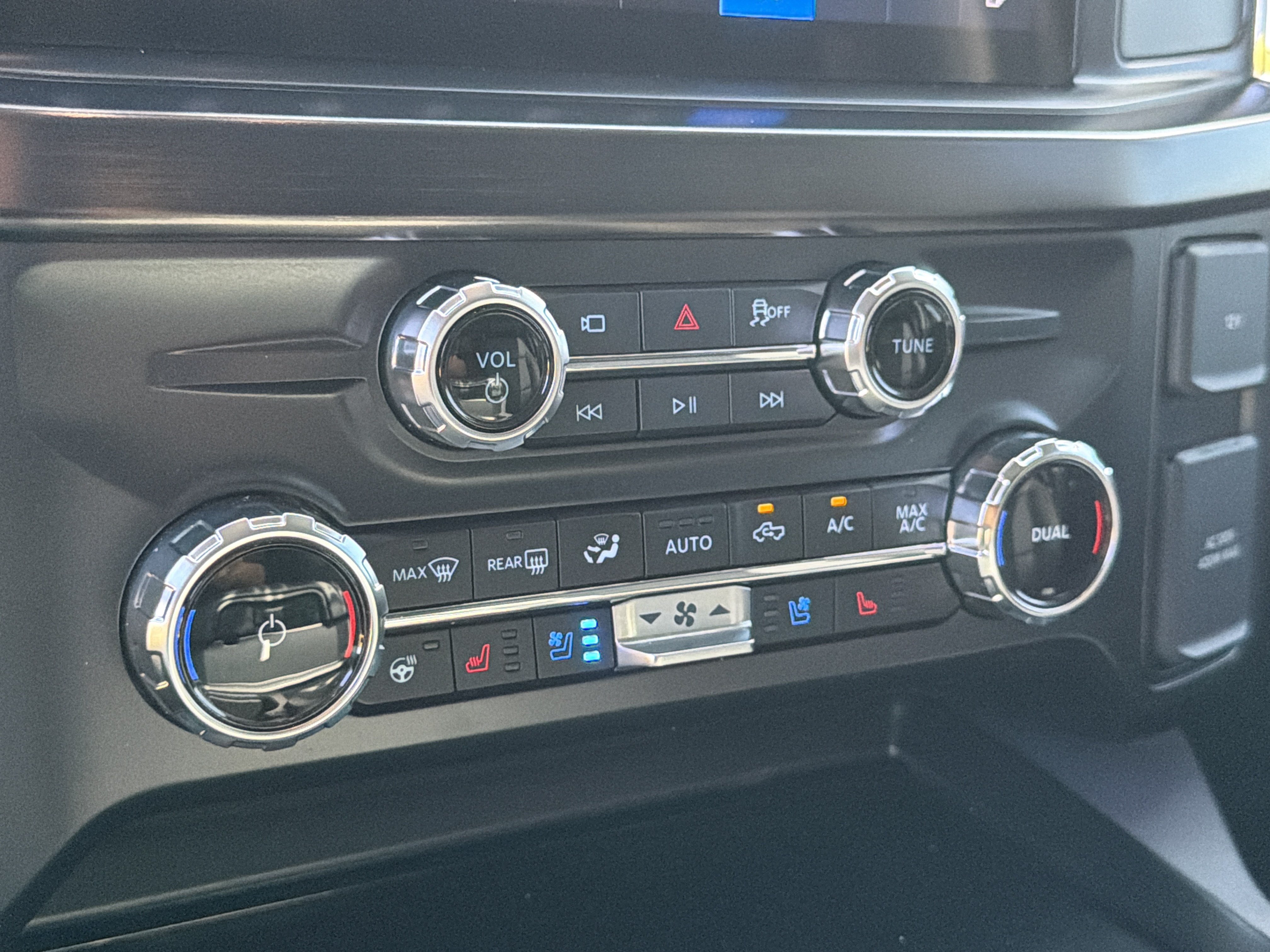 Used 2026 Ford F250 Lariat AWD/4WD image 38