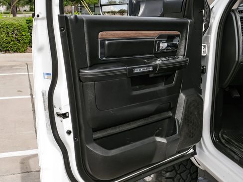 Used 2016 RAM 3500 Laramie image 41