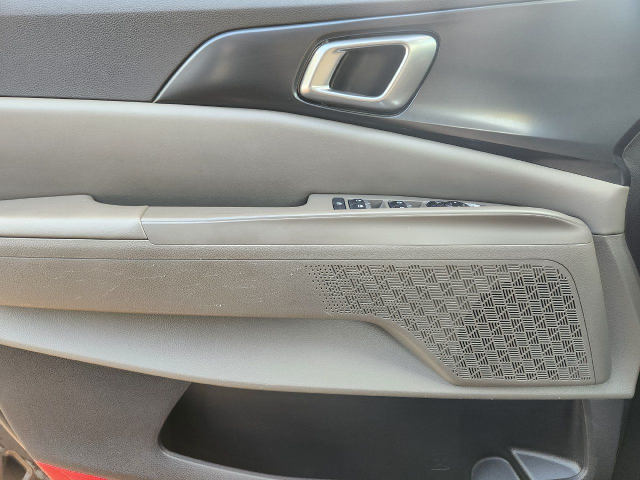 Used 2025 Kia Carnival FWD image 22