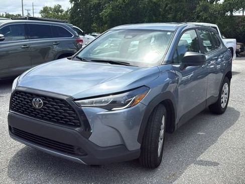 Used 2023 Toyota Corolla Cross L image 3