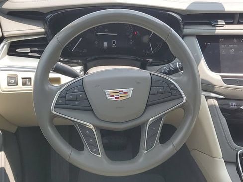 Certified 2019 Cadillac XT5 Luxury FWD image 13