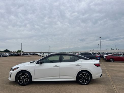 Certified 2024 Nissan Sentra SR w/ SR Premium Package FWD image 12