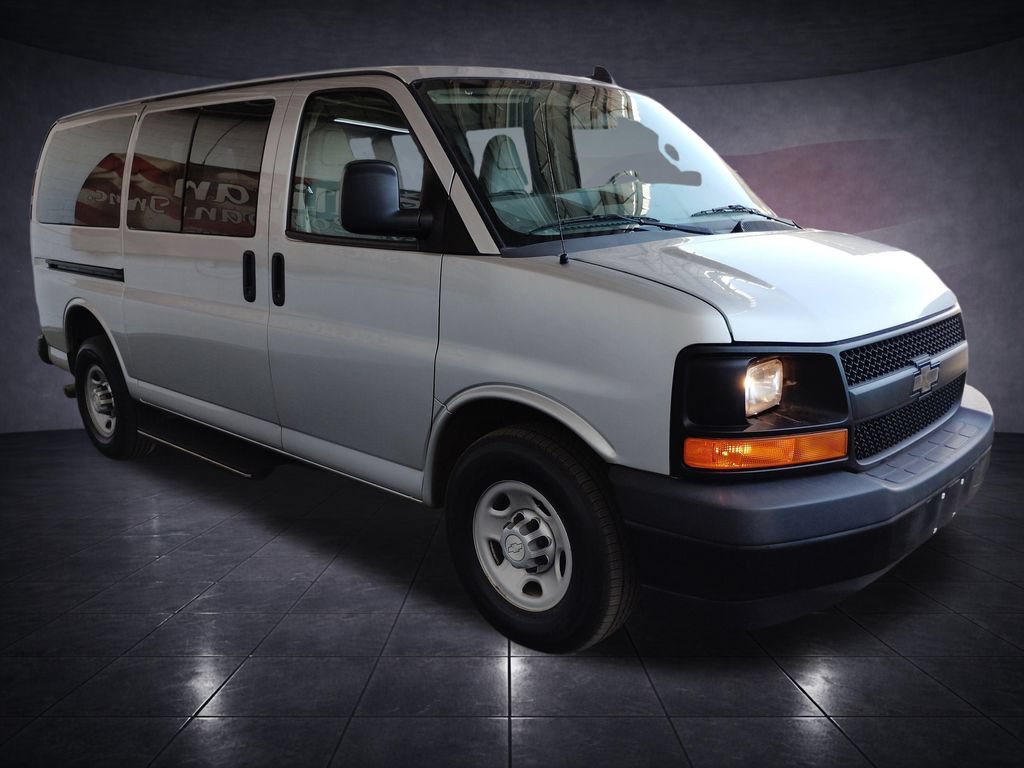 Used 2017 Chevrolet Express 2500 LS RWD image 7