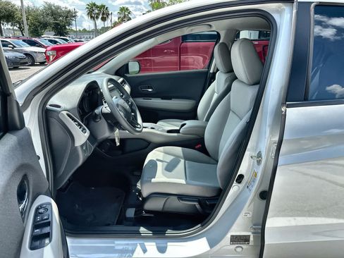Used 2020 Honda HR-V LX image 2