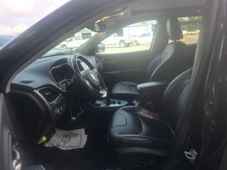 Used 2019 Jeep Cherokee Limited AWD/4WD image 5