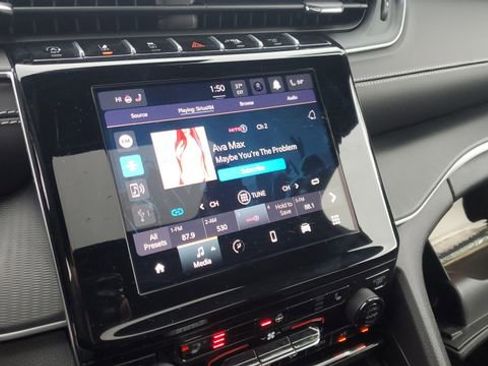 Certified 2024 Jeep Grand Cherokee L Altitude image 11