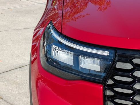 Certified 2025 Ford Explorer ST image 9