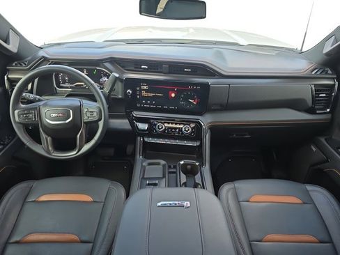 Used 2024 GMC Sierra 2500 AT4 w/ AT4 Preferred Package image 9