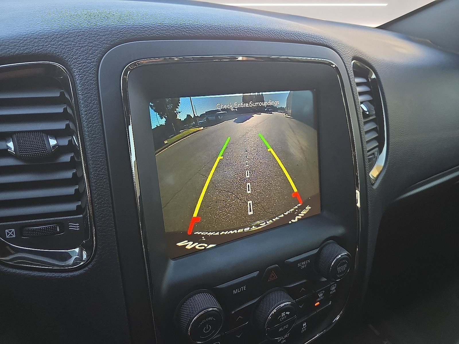 Used 2020 Dodge Durango R/T w/ Blacktop Package RWD image 18