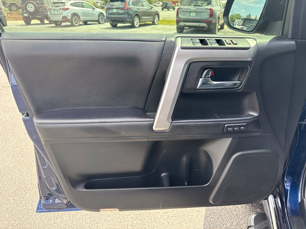 Used 2022 Toyota 4Runner Limited AWD/4WD image 14