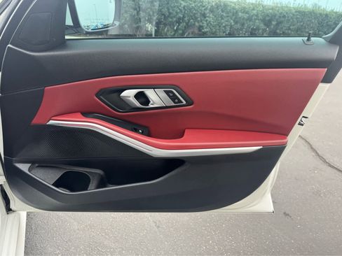 Used 2022 BMW 330i Sedan w/ M Sport Package image 22