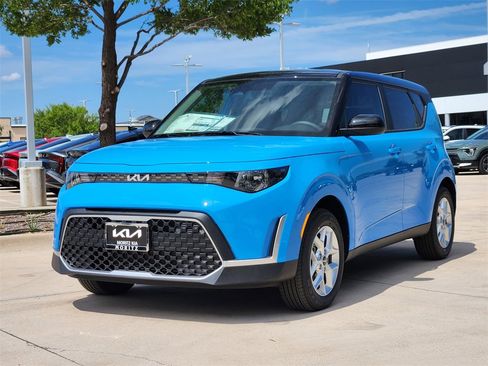 New 2025 Kia Soul S image 2