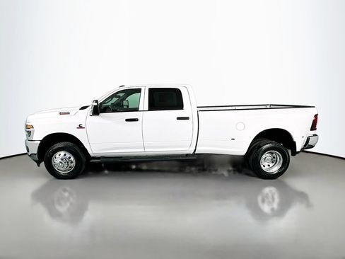 New 2026 RAM 3500 Tradesman AWD/4WD image 4