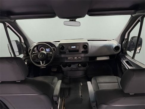 Used 2021 Mercedes-Benz Sprinter 2500 image 23