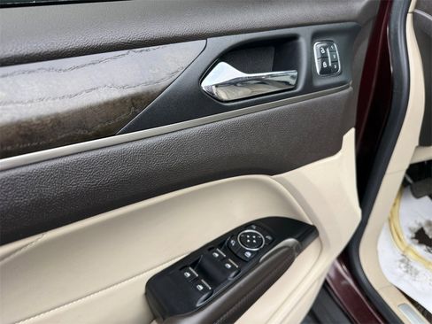 Used 2017 Lincoln MKC Reserve w/ Lincoln MKC Climate Package image 14