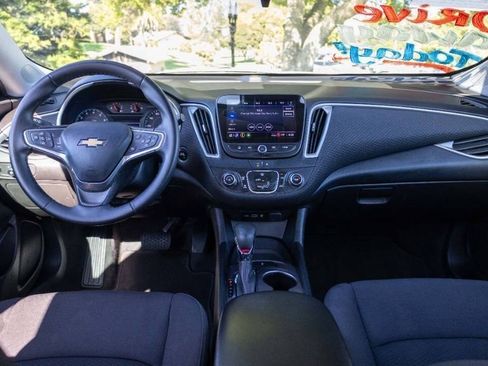 Used 2023 Chevrolet Malibu RS image 28